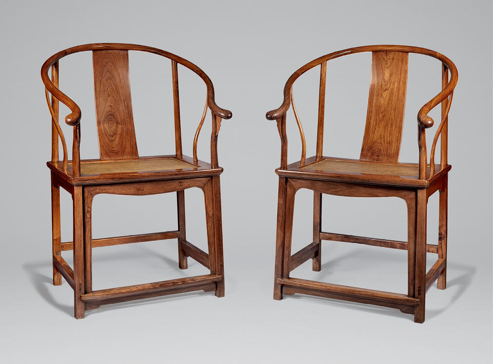 Pair of horseshoe-back armchairs (圈椅一對)