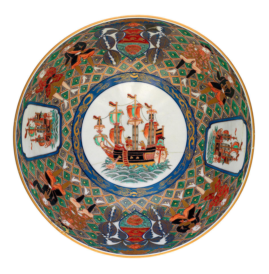 Bowl with Europeans and ships