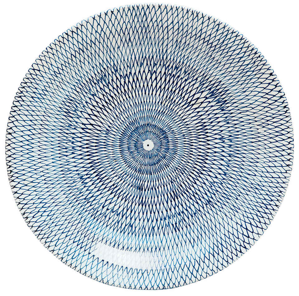 Platter with fishnet design