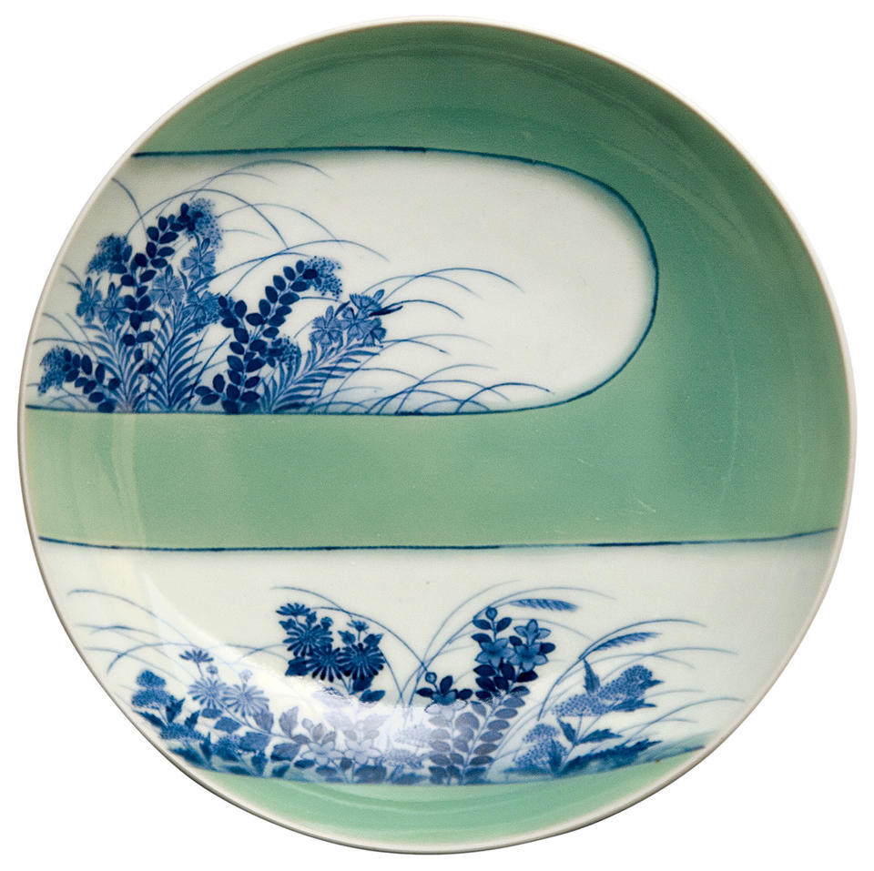Plate with autumn grasses
