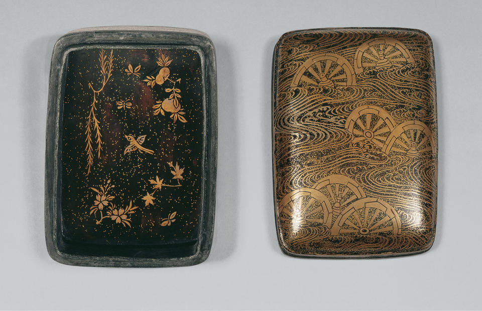 Incense box (kōgō, 香合) with cart wheels partially submerged in water
