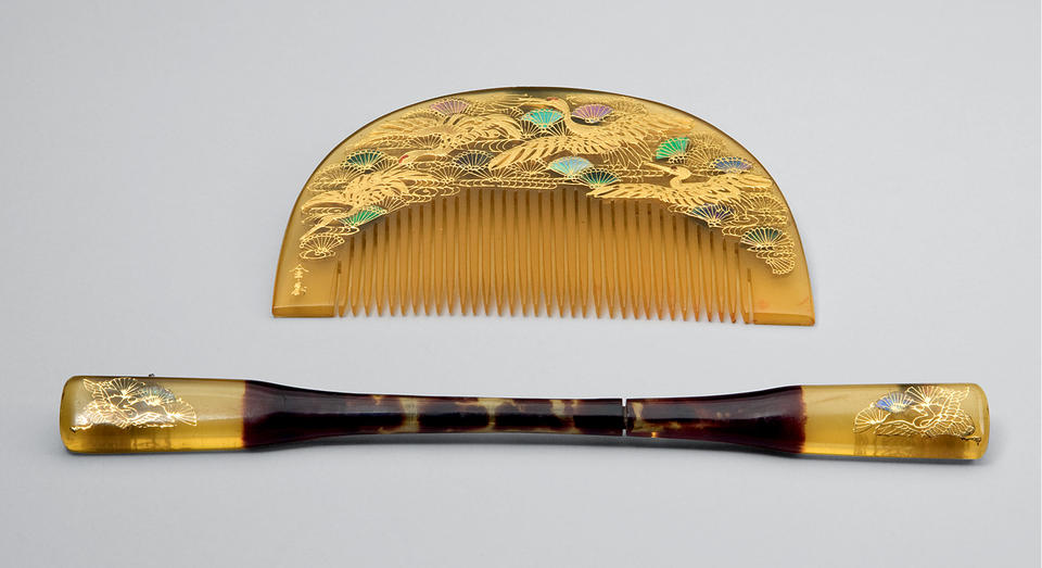 Comb and pin with cranes