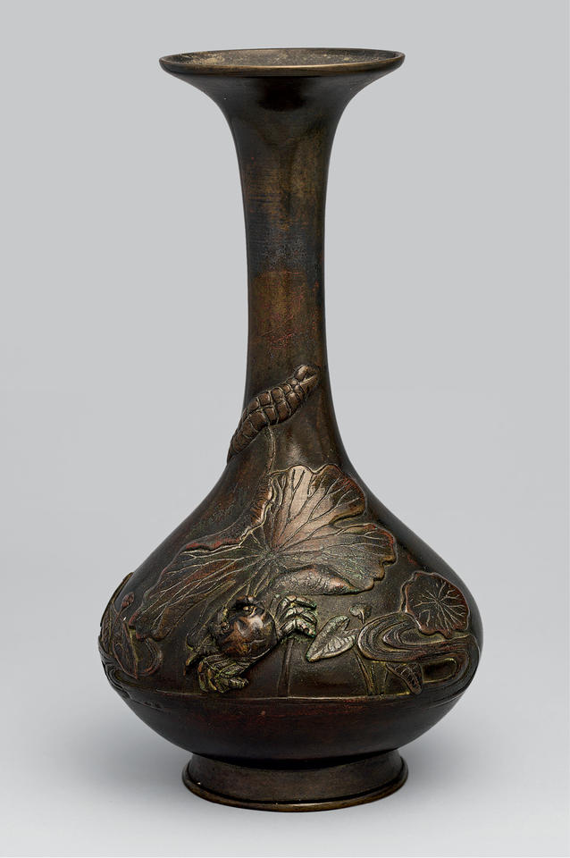 Vase with lotus and crab