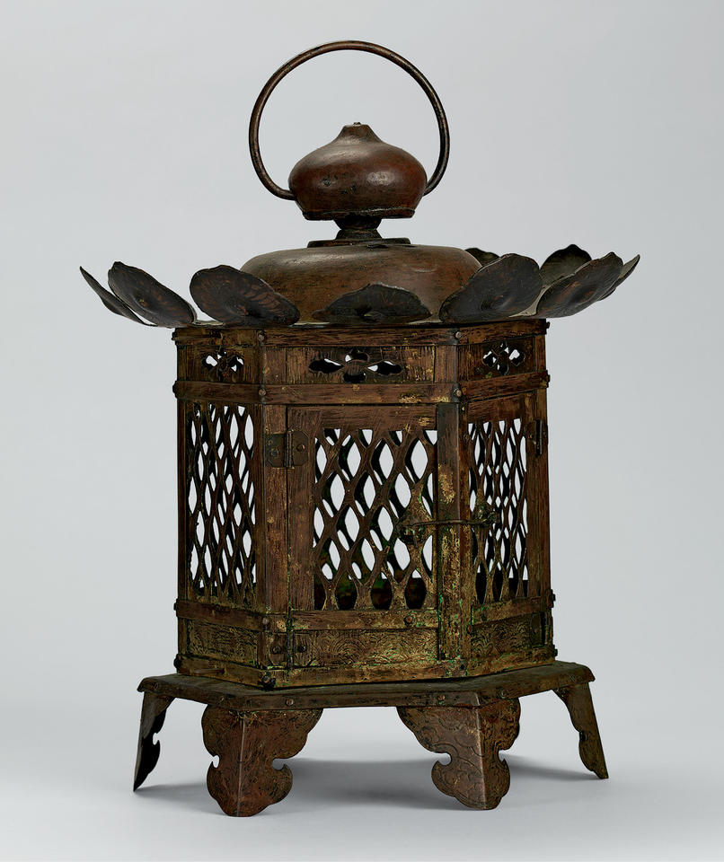 Hanging lantern (tsuridōrō, 釣燈籠)